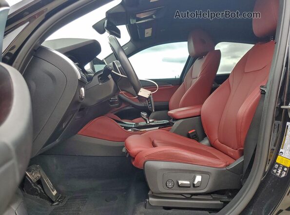 5UX33DT07N9M78473 2022 BMW X4 Черный Вид салона спереди