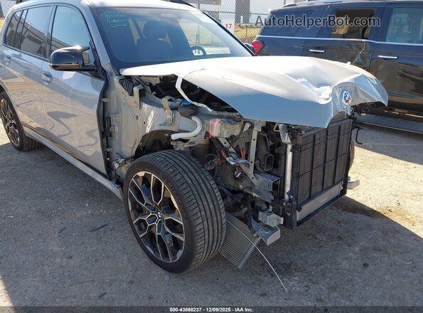 5UX33EM04P9R84981 2023 BMW X7 Beige წინა ხედი