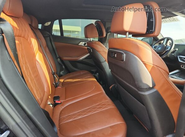 5UX33EX02R9S91440 2024 BMW X6 Черный Вид задней части салона