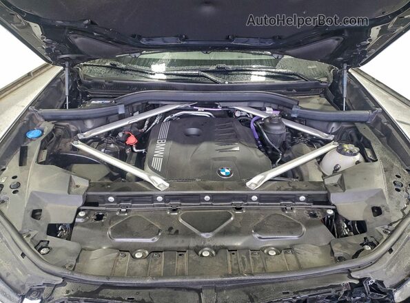 5UX33EX07R9T44164 2024 BMW X6 White Вид підкапотного простору