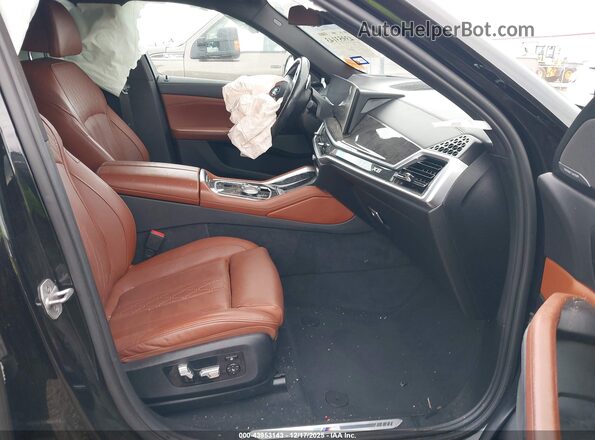 5UX33EX0XR9S29459 2024 BMW X6 Черный Вид салона спереди