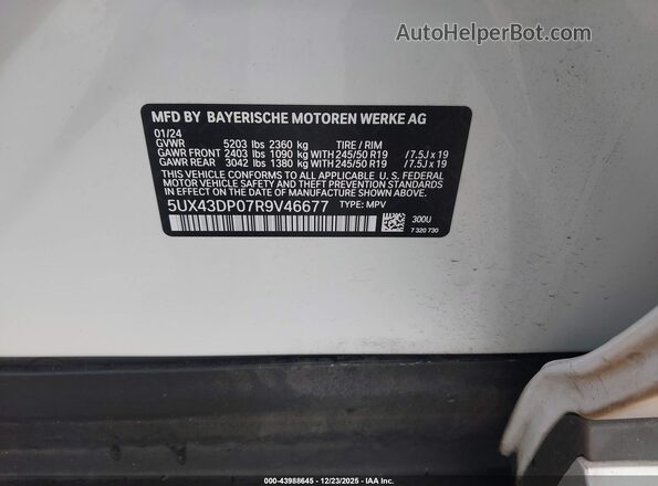 5UX43DP07R9V46677 2024 BMW X3 White Vista del compartimento del motor