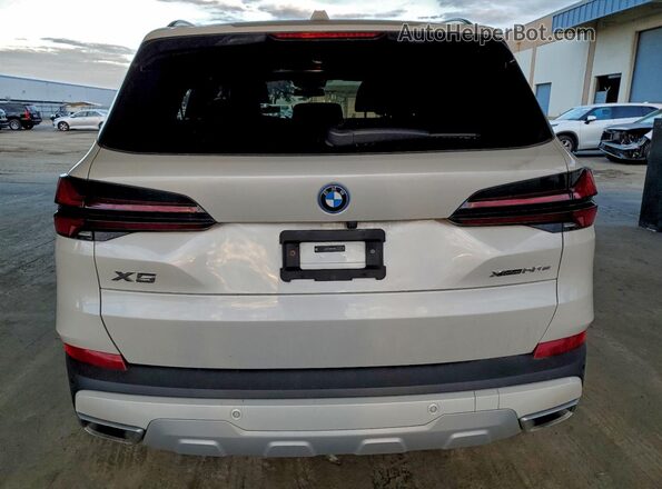 5UX43EU05S9Y38229 2025 BMW X5 Белый Вид сзади