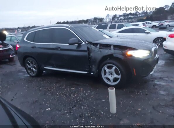 5UX53DP08N9J11794 2022 BMW X3 Серый Вид задней части салона