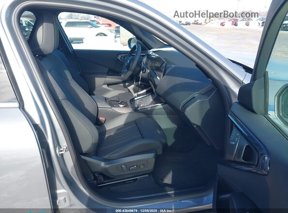 5UX53GP08S9075781 2025 BMW X3 Gray Вид салону спереду