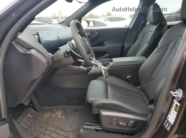 5UX53GP08S9Y88893 2025 BMW X3 Charcoal Widok wnętrza z przodu