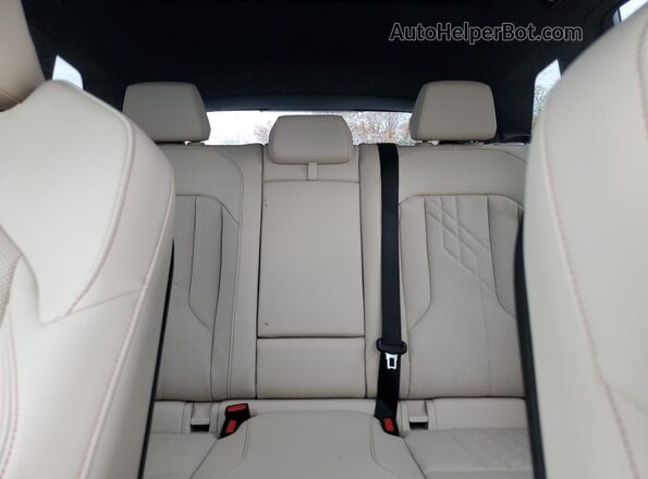 5UX53GP09S9043549 2025 BMW X3 White Widok tylnych siedzeń