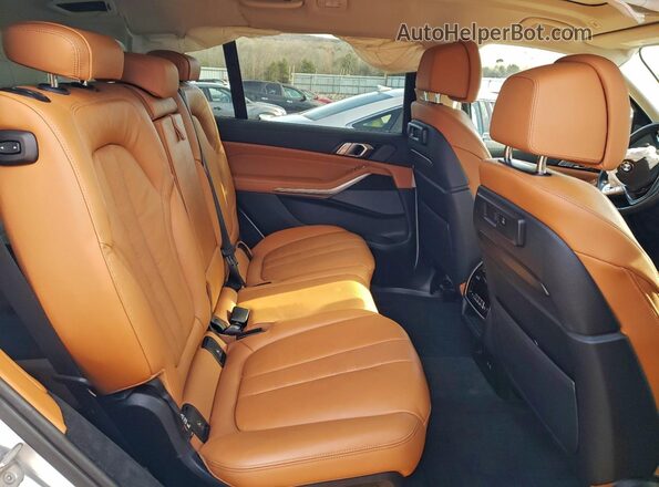 5UXCW2C02M9E17318 2021 BMW X7 Белый Вид задней части салона