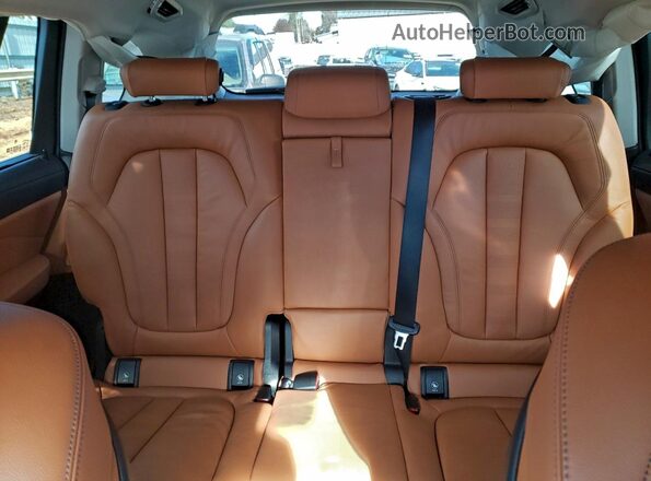 5UXCW2C02M9E17318 2021 BMW X7 Белый Вид задних сидений