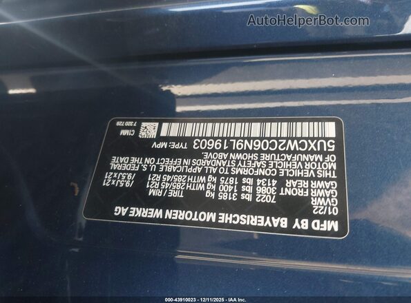 5UXCW2C06N9L19603 2022 BMW X7 Blue ძრავის განყოფილების ხედი
