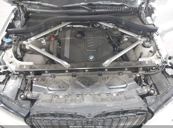 5UXCW2C06N9M97253 2022 BMW X7 Белый Вид сзади