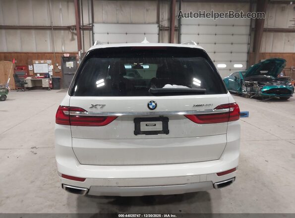 5UXCW2C06N9M97253 2022 BMW X7 Белый 