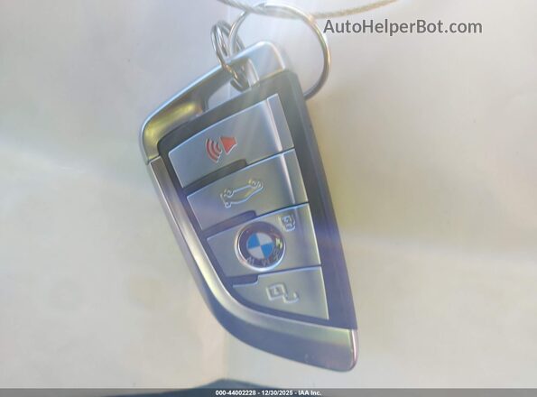 5UXCX4C55KLS38062 2019 BMW X7 Белый Вид панели приборов