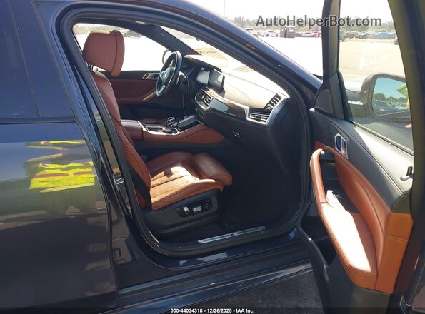 5UXCY6C05N9M69655 2022 BMW X6 Gray Вид салону спереду