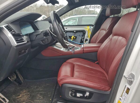 5UXCY6C07M9F84050 2021 BMW X6 White Widok wnętrza z przodu
