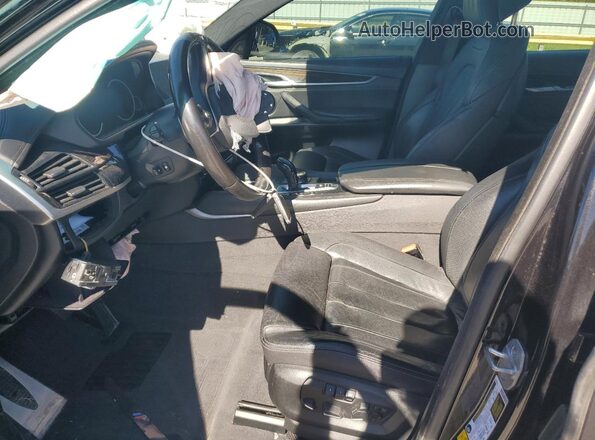 5UXKU2C35H0U30308 2017 BMW X6 Черный Вид салона спереди
