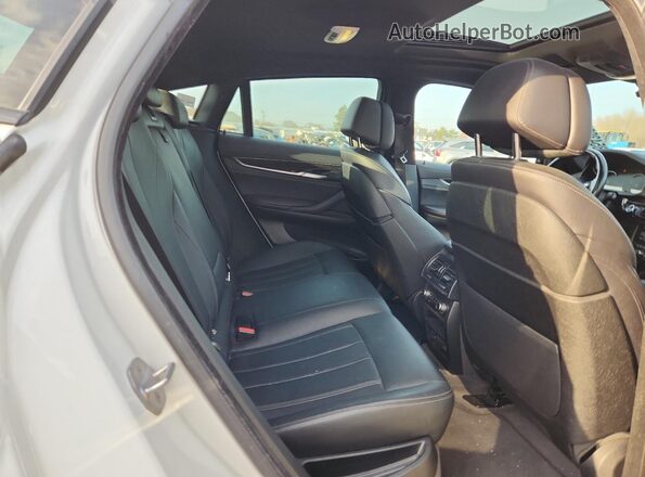 5UXKU2C53J0X49438 2018 BMW X6 Белый Вид задней части салона