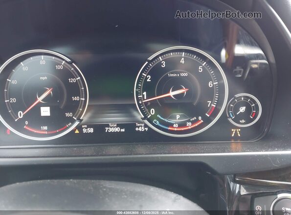 5UXKU6C57KLP60465 2019 BMW X6 Gray Widok tylnych siedzeń