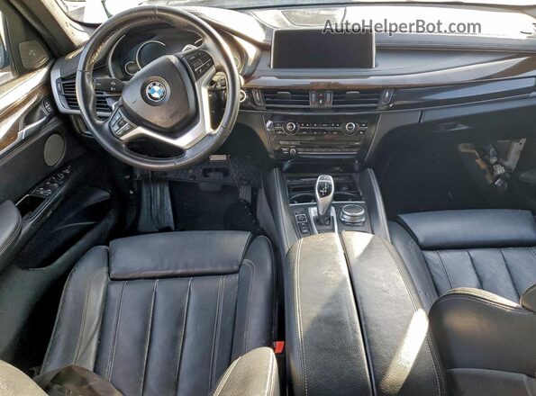 5UXKU6C58KLP60670 2019 BMW X6 White Vista del salpicadero