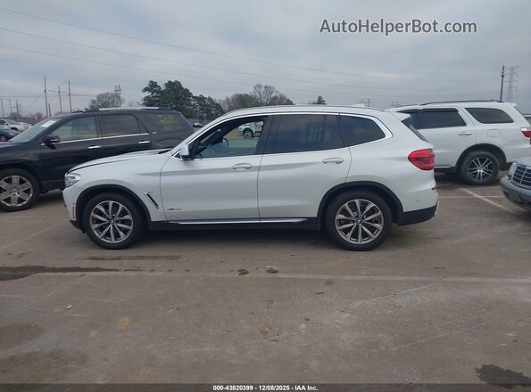 5UXTR9C5XJLC83264 2018 BMW X3 White 360 interior view