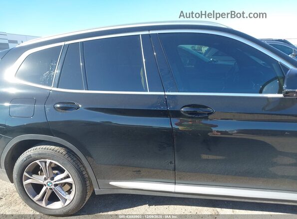 5UXTY3C0XM9G54266 2021 BMW X3 Black Widok wnętrza 360 stopni