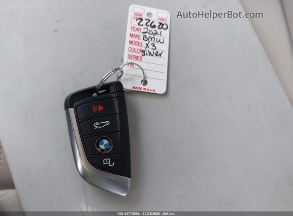 5UXTY5C05M9E47635 2021 BMW X3 Серебряный Вид панели приборов