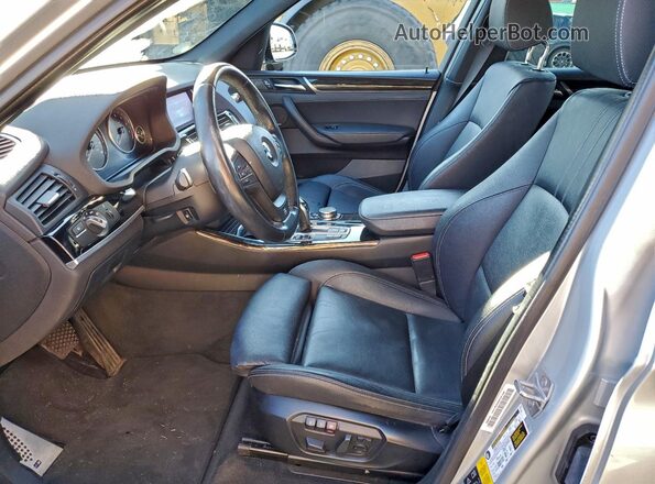 5UXWX7C54G0R17568 2016 BMW X3 Серебряный Вид салона спереди