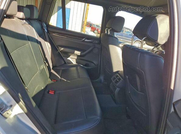 5UXWX7C54G0R17568 2016 BMW X3 Серебряный Вид задней части салона