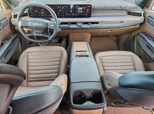 5XYADFS50SG001487 2025 KIA EV9 Белый Вид панели приборов