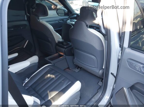 5XYAEFS5XTG006212 2026 KIA EV9 Gray VIN კოდის სტიკერის ხედი