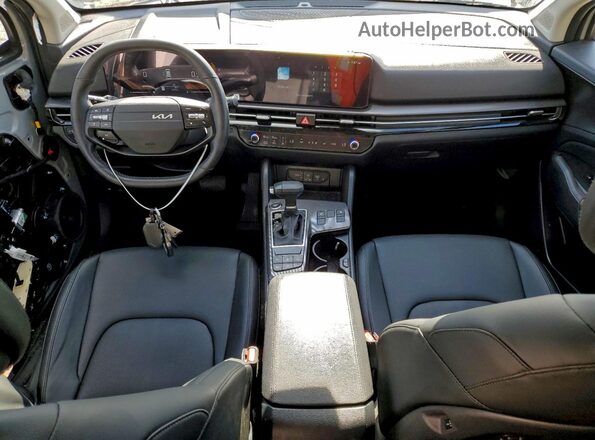 5XYK33DF6TG369847 2026 KIA SPORTAGE Gray Dashboard view