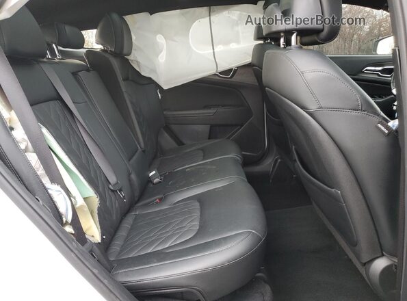 5XYK7CDF3RG164001 2024 KIA SPORTAGE White Widok wnętrza z tyłu