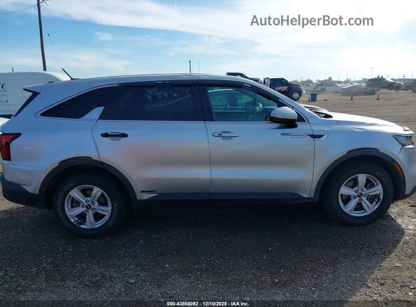 5XYRG4LCXNG083616 2022 KIA SORENTO Silver Вид задньої частини салону