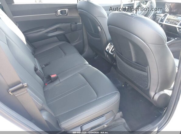 5XYRL4LC8PG172339 2023 KIA SORENTO Белый Вид наклейки с VIN-кодом
