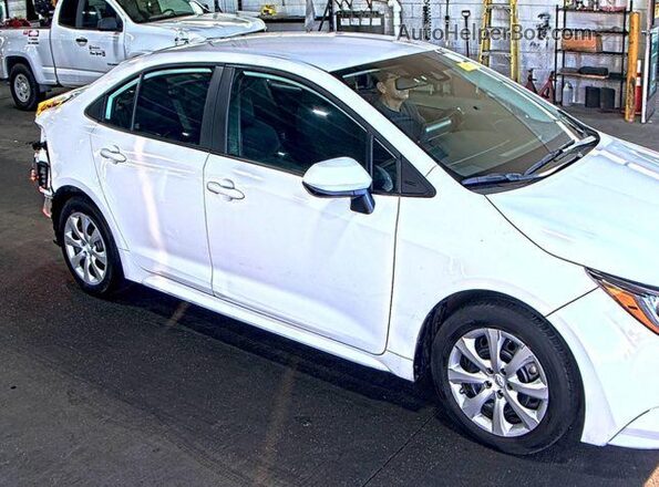 5YFEPMAE6NP347140 2022 TOYOTA LL White 