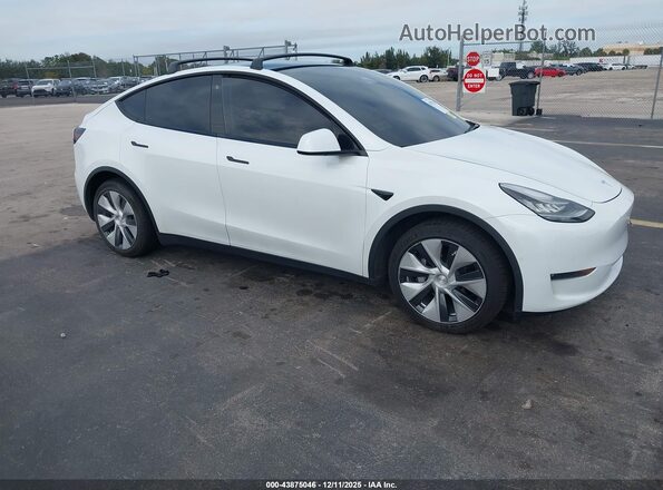 5YJYGDEE1MF077526 2021 TESLA MODEL Y White Передня права чверть