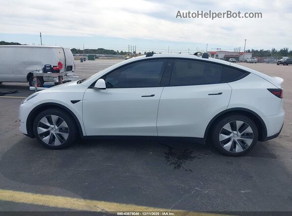 5YJYGDEE1MF077526 2021 TESLA MODEL Y White Вид задньої частини салону