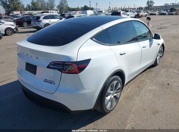 5YJYGDEE5MF072572 2021 TESLA MODEL Y White Հետևի աջ