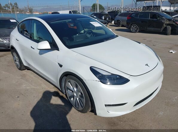 5YJYGDEE5MF072572 2021 TESLA MODEL Y White Առջևի աջ