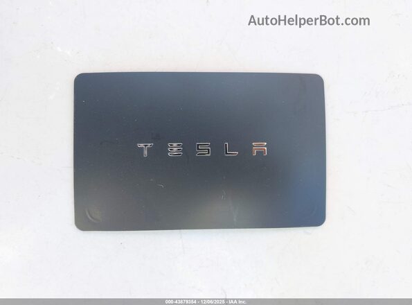 5YJYGDEE5MF072572 2021 TESLA MODEL Y White Առջևի վահանակի տեսք
