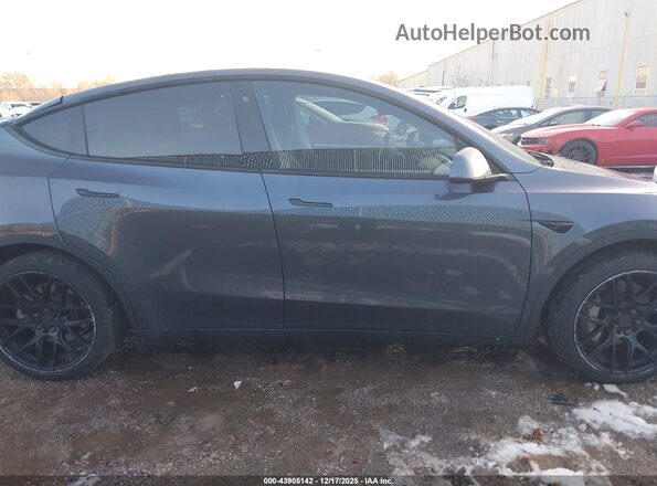 5YJYGDEE7LF044433 2020 TESLA MODEL Y Gray Սալոնի հետևի տեսք