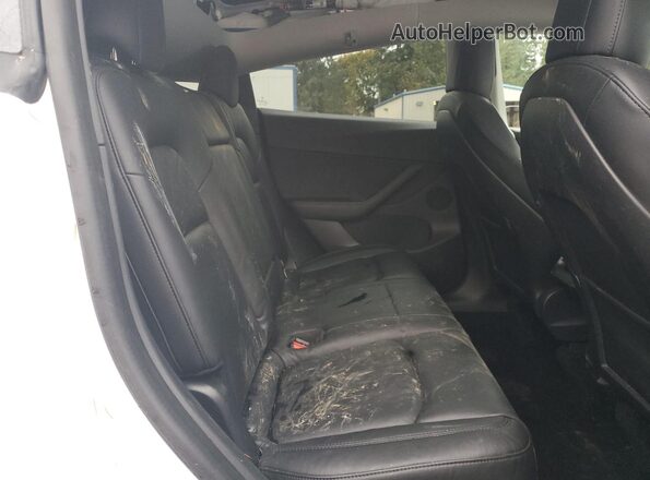 5YJYGDEF1MF094013 2021 TESLA MODEL White Widok wnętrza z tyłu