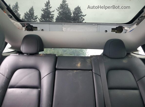 5YJYGDEF1MF094013 2021 TESLA MODEL White Widok tylnych siedzeń