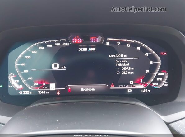 5YMCY0C0XM9E11547 2021 BMW X6 M White Widok tylnych siedzeń