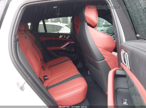 5YMCY0C0XM9E11547 2021 BMW X6 M White Widok naklejki z numerem VIN