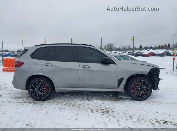 5YMJU0C01N9J33106 2022 BMW X5 Серый Вид задней части салона