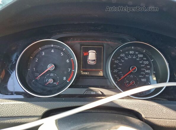 3VW447AU2JM261593 2018 VOLKSWAGEN GTI Green Vista de los asientos traseros