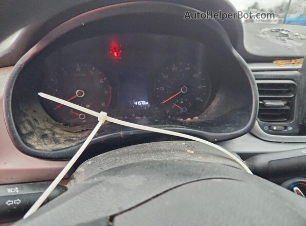 3KPA24AD8LE321335 2020 KIA RIO White Widok tylnych siedzeń