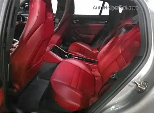 WP0AB2A73JL134653 2018 PORSCHE PANAMERA Серебряный Вид салона спереди