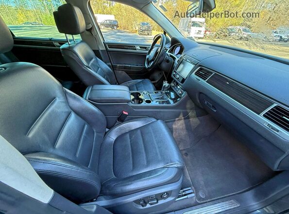 WVGEF9BP3GD005114 2016 VOLKSWAGEN TOUAREG Charcoal წინა ხედი